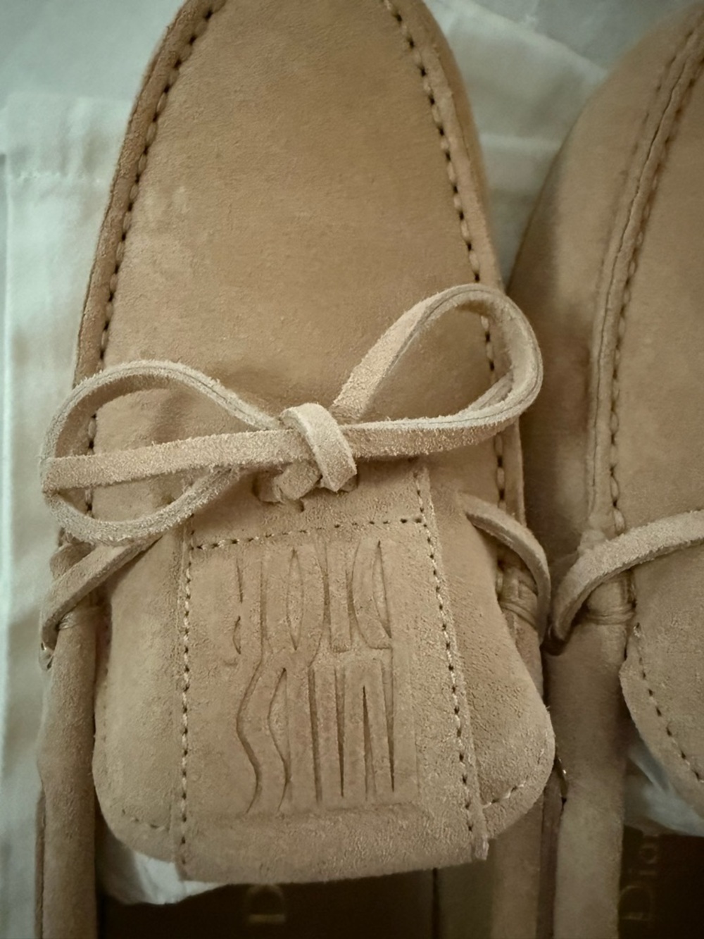 Dior Women’s Suede Tan Bow Moccasins - Picture 2 of 9
